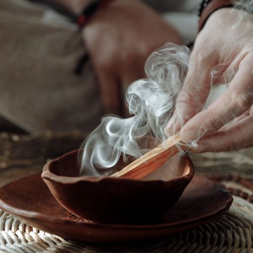 El smudging: ¿cómo hacer una fumigación purificadora?